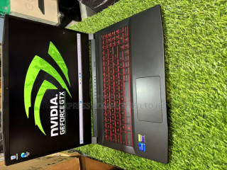 Laptop MSI Katana GF66 32GB Intel Core I7 SSD 512GB
